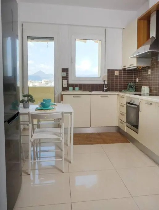 GPK Bright & Stylish 4BR - Central with Free Parking