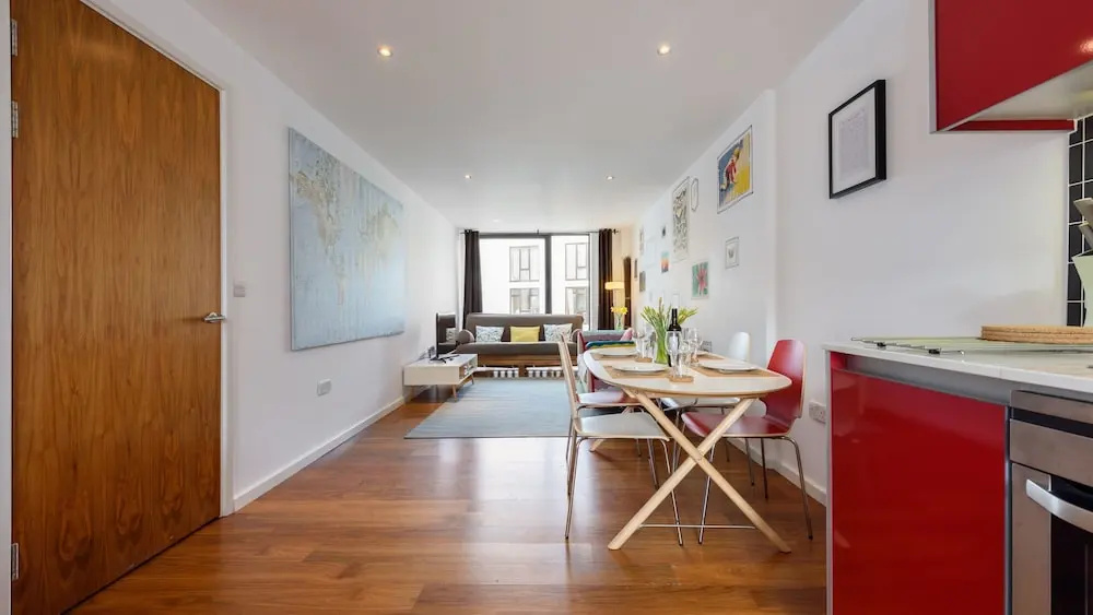 Stunning modern 2 double bedroom apartment