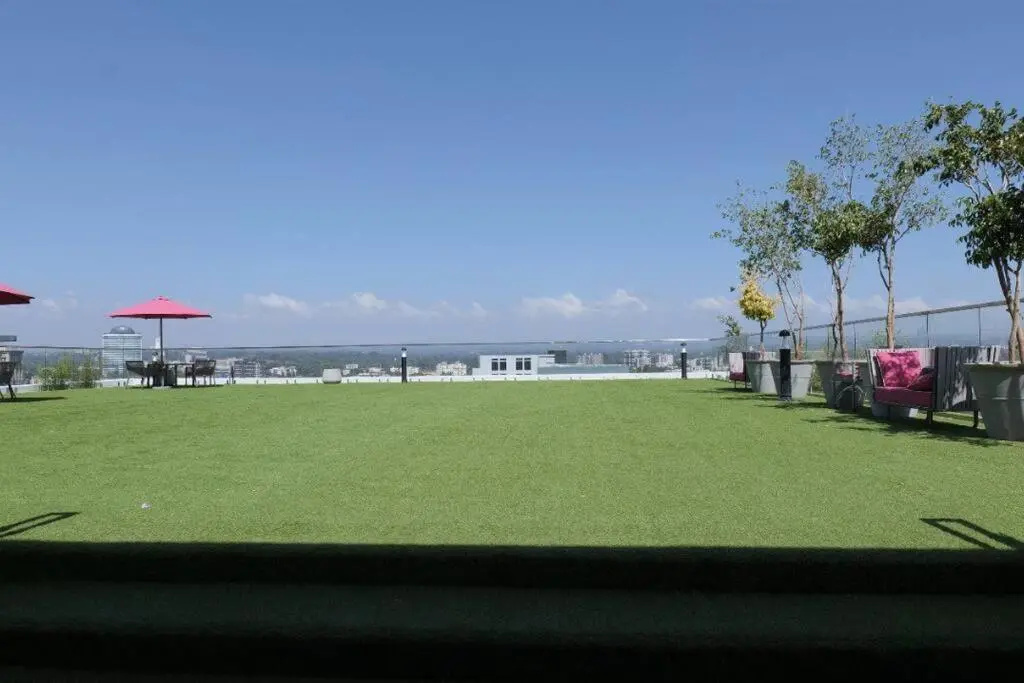 Lovely 2 Bdrm Serviced Apartment with pool & sauna