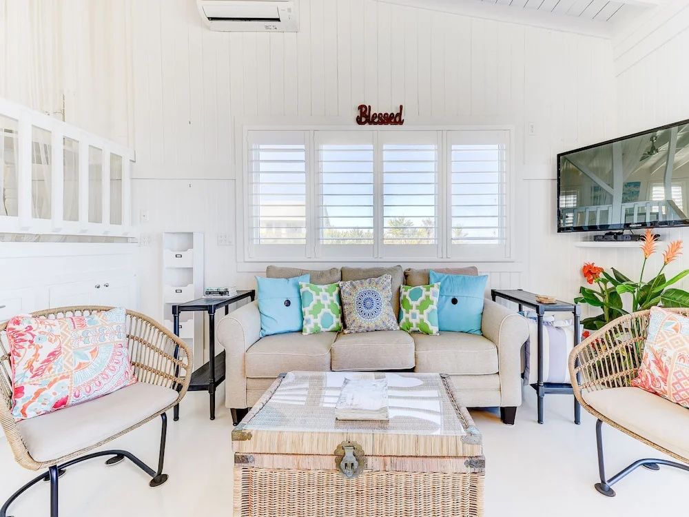 Romantic Beach House by Vtrips