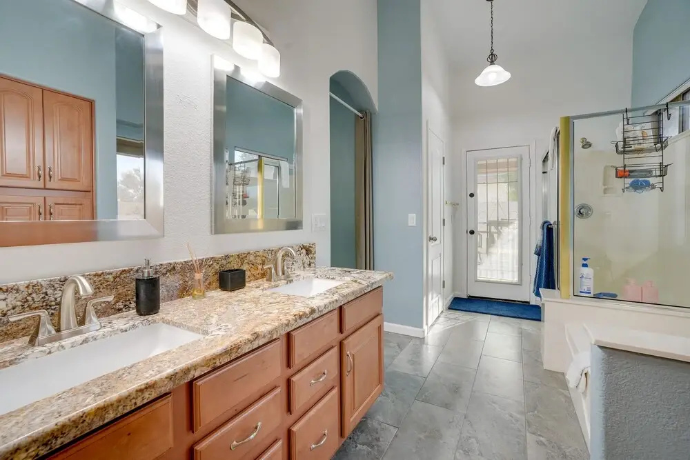 Oasis in Goodyear - Heated Pool, Patio & Gazebo