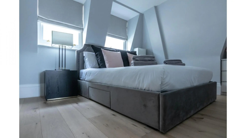 Royal Kensington Penthouse IX- 3 bed