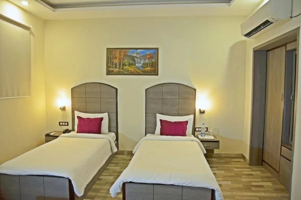 Spring Sky Mughalsarai By ShriGo Hotels