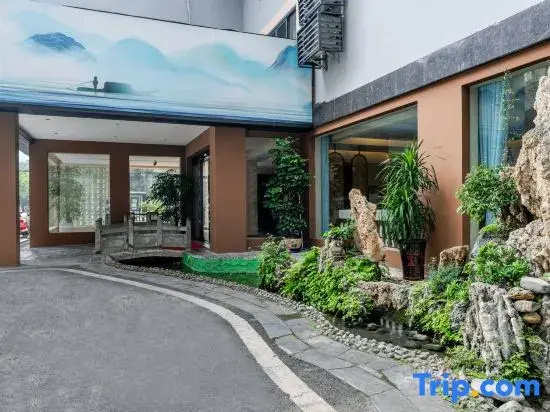 Fenghuang Cijian Shanyue Courtyard Homestay
