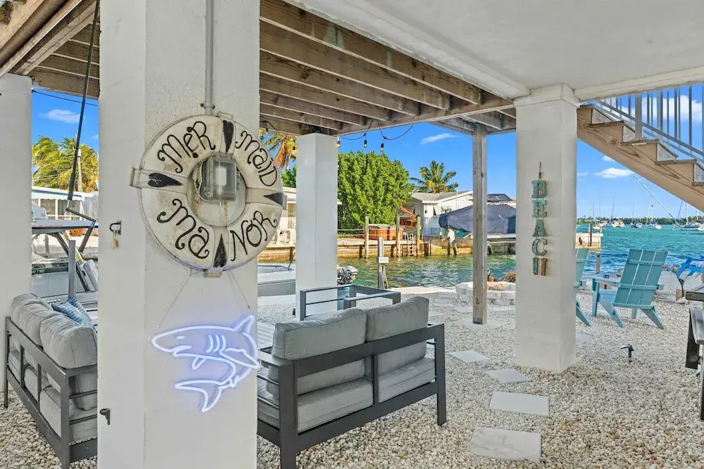 Mermaid Manor Waterfront Haven w Hot Tub Dock