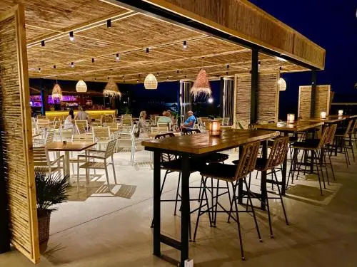 Zoom Beach Hotel