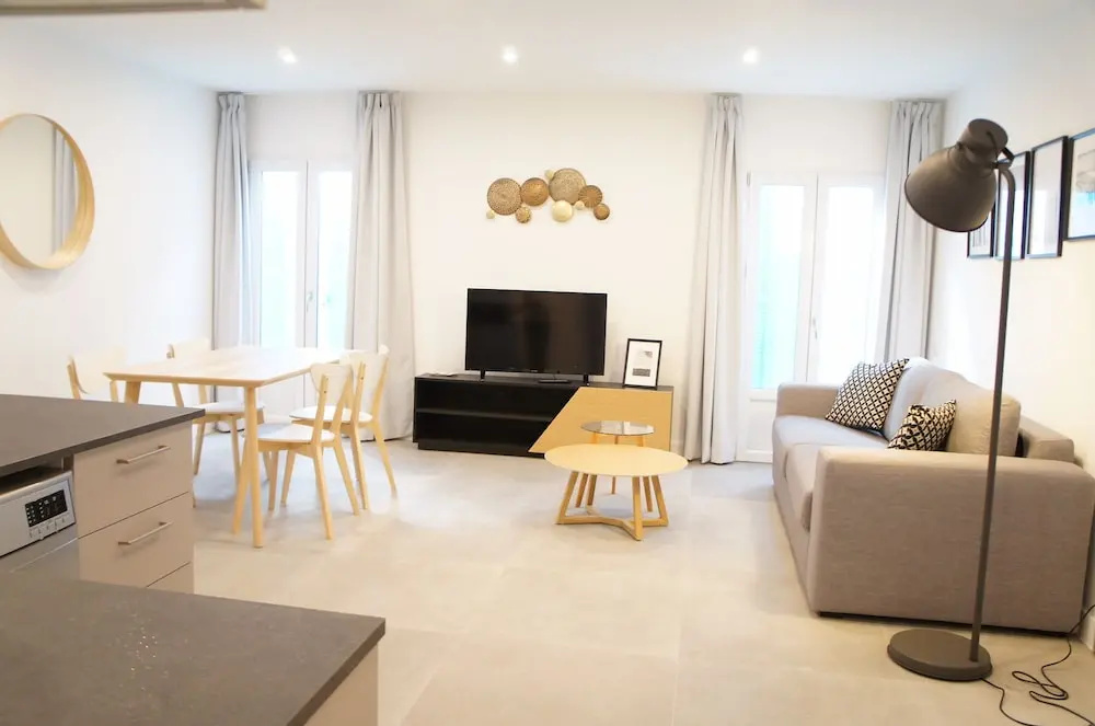 Republique 102 Apartment