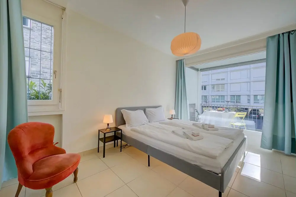 City Lake Apartment