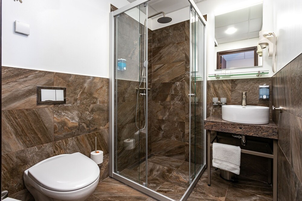 Adoryal Hotel
