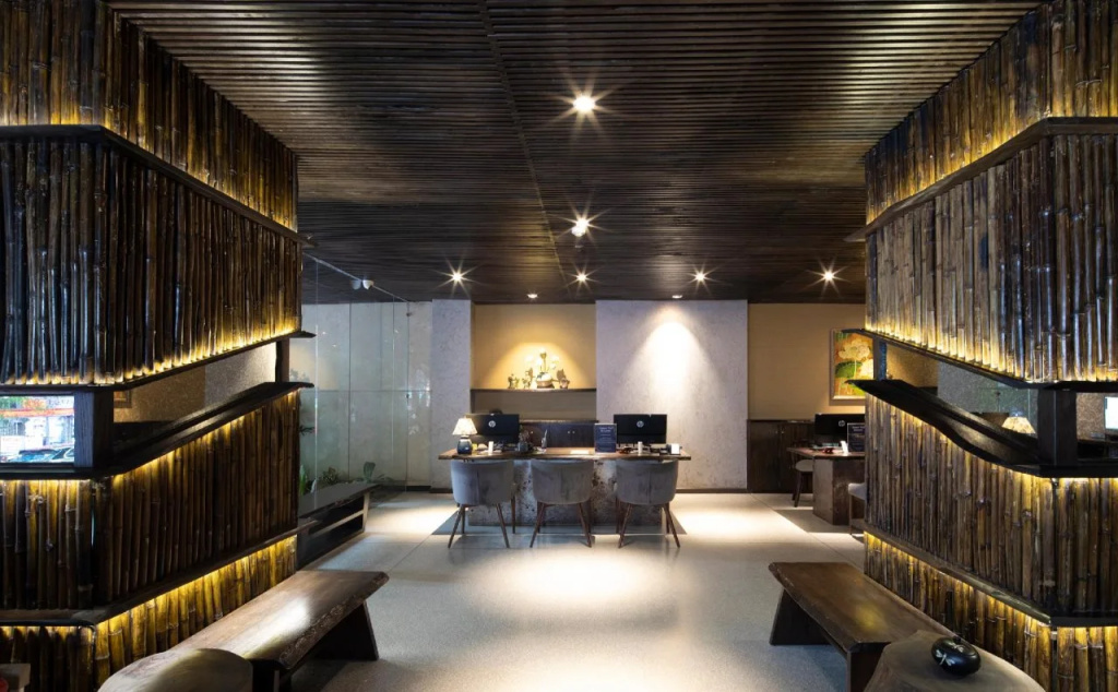 Cochin Zen Hotel