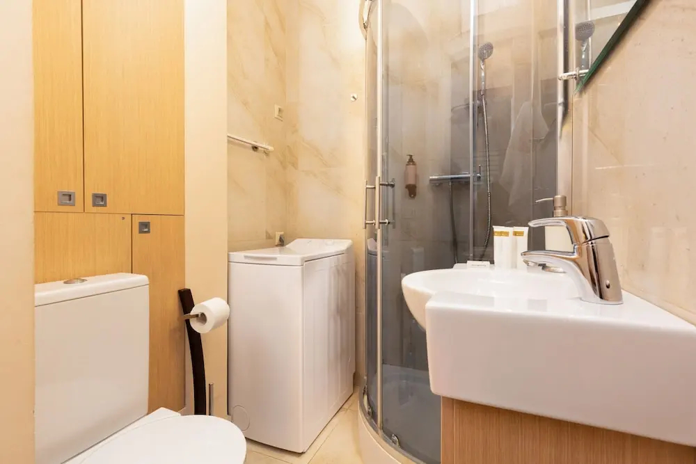 Apartments Warsaw Hoza by Renters