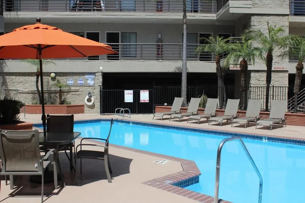 Irvine Inn & Suites