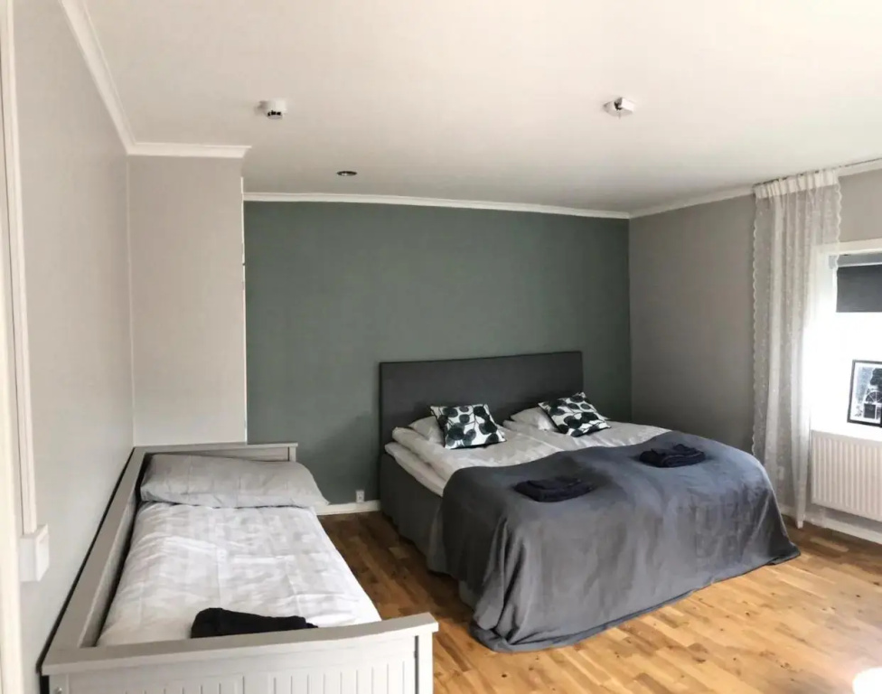 Lindens Bed&Breakfast, self in and outcheck