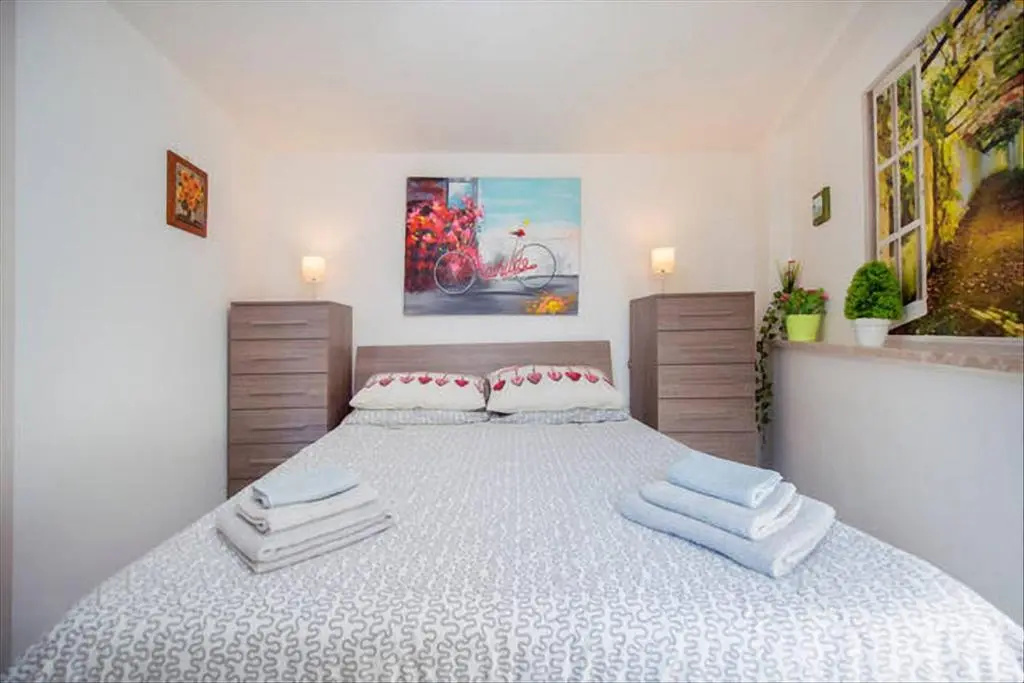Garden House Apartment With Garden In Naples