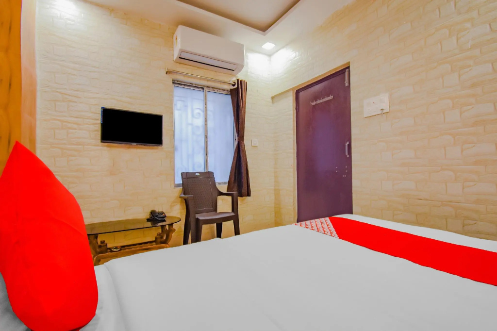 FabHotel Golden Imperial