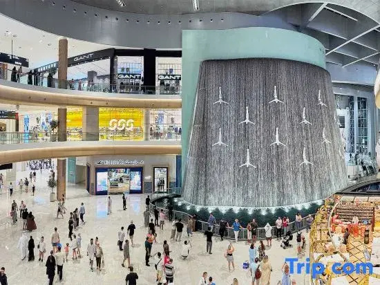 Elegant Apartment Walk to Burj Khalifa/Dubai Mall