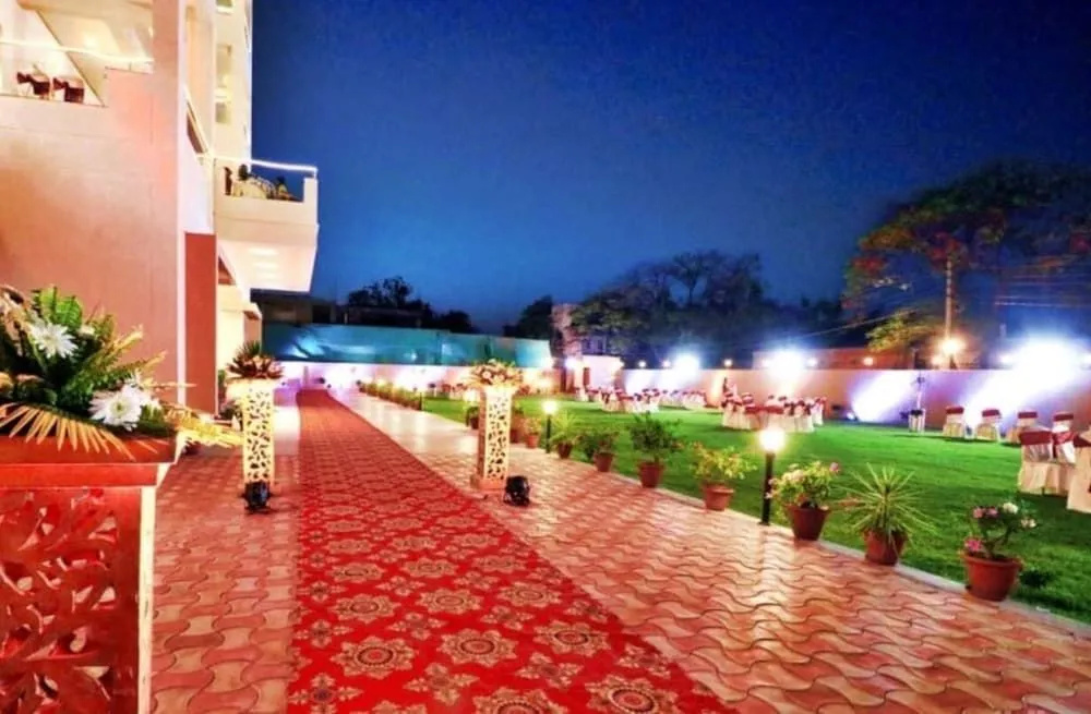 Genx Crescent Lucknow