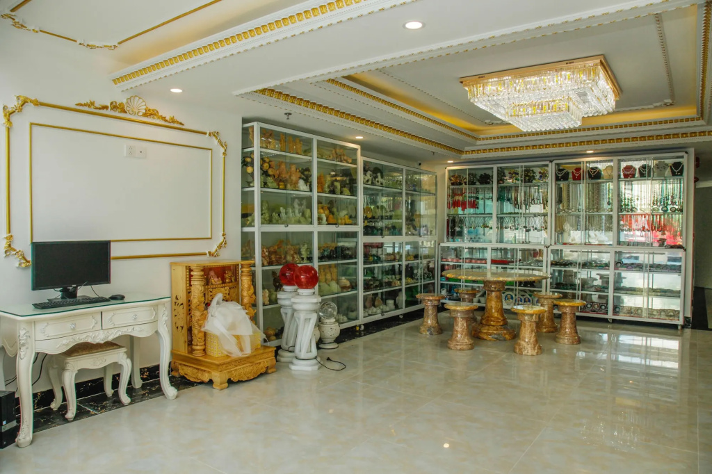 Golden Rose Hotel