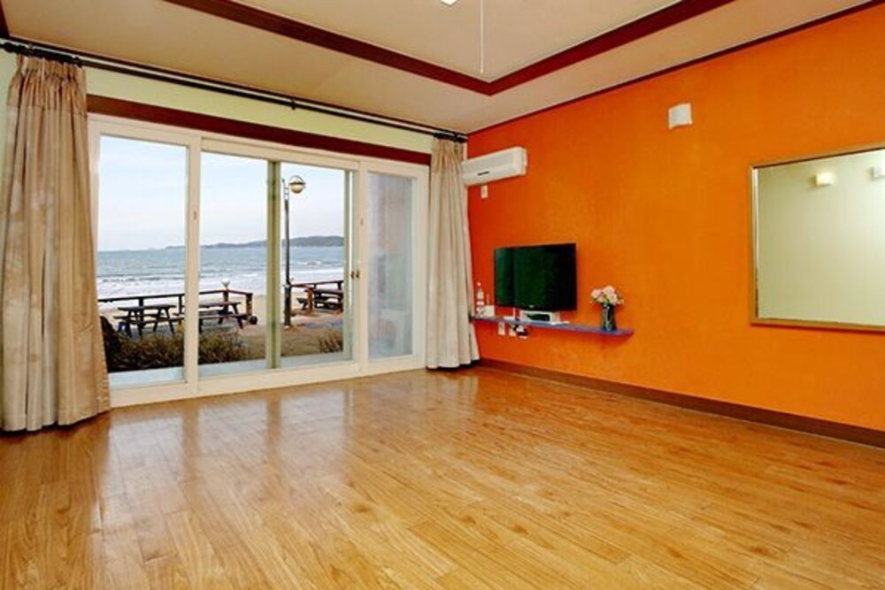 Taean Golden Beach Pension