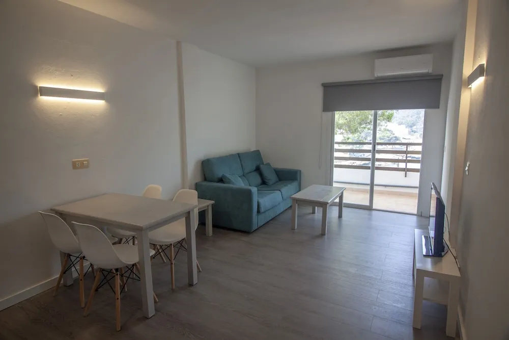 Apartamentos Portinatx