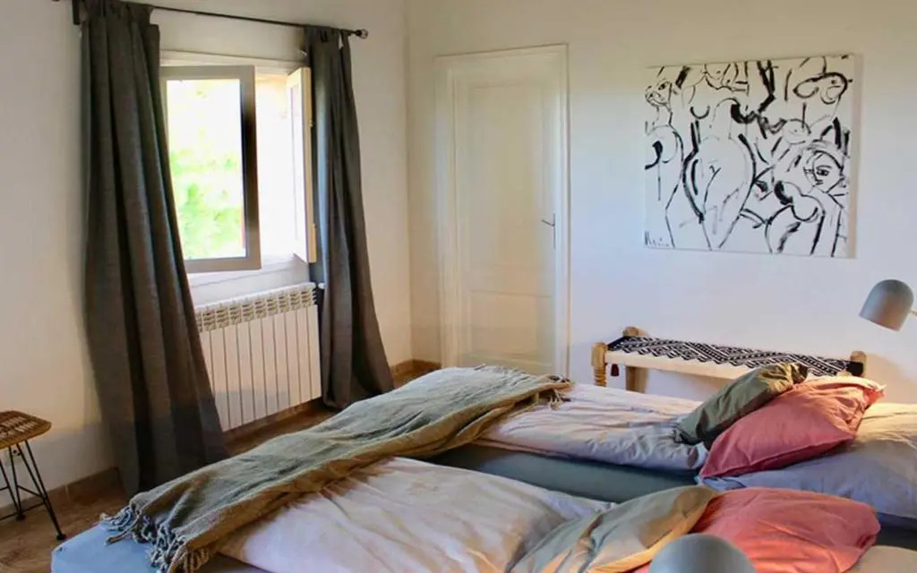 Lovely 4-Bed House close to Campos and beaches