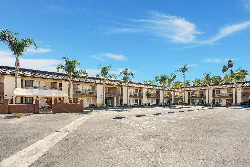 Stanford Inn & Suites Anaheim