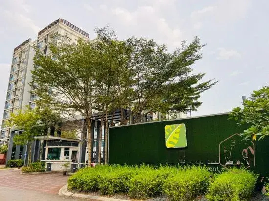 Senai Garden Apartment near Senai Airport&JPO