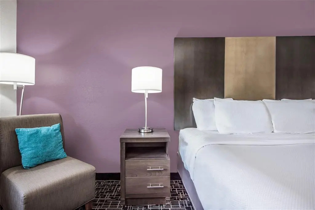 La Quinta Inn & Suites by Wyndham Fairborn Wright