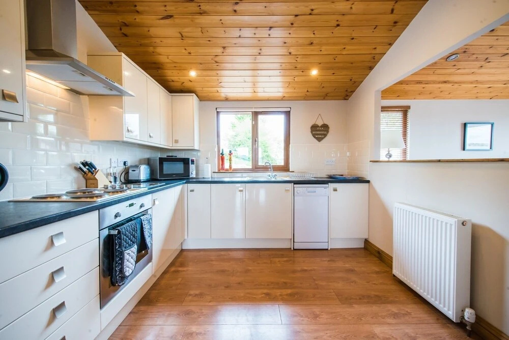 Skylark Lodge With Hot Tub Near Cupar, Fife