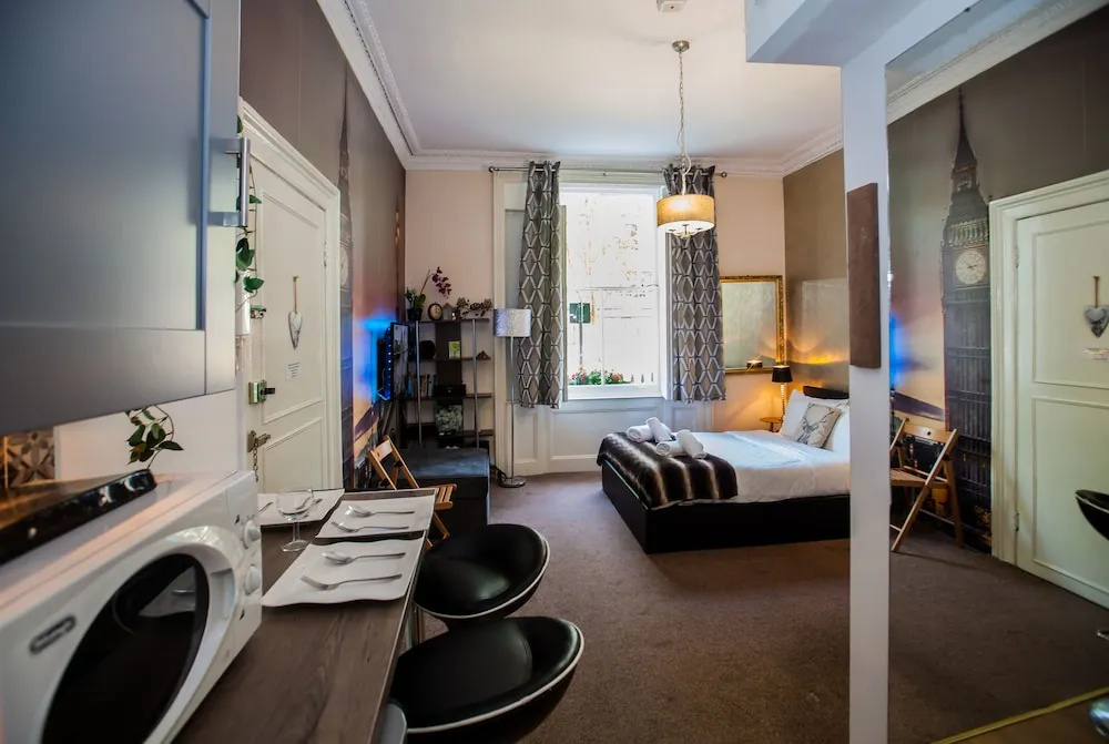 Pimlico Chic Suite