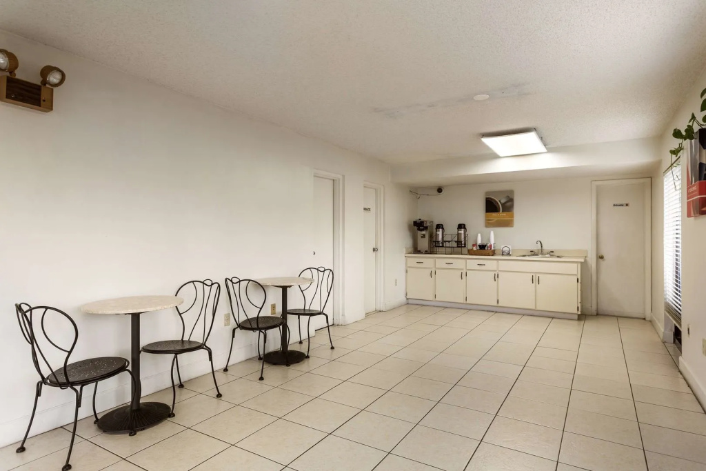 Motel 6-Macclenny, FL