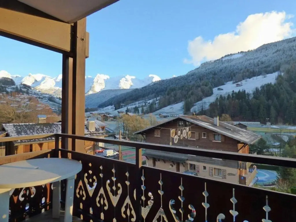 Appartement 2 pièces + coin montagne, balcon sud, au centre du village - FR-1-458-139