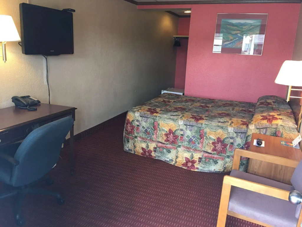 Motel 6 Sullivan MO