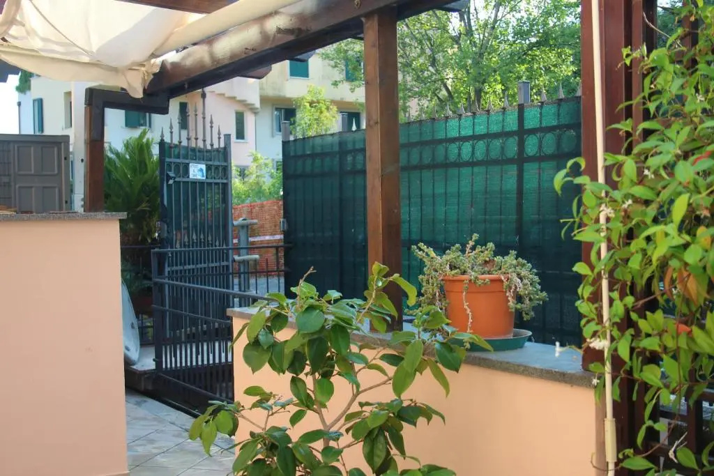 2 bedrooms appartement with city view furnished terrace and wifi at La Spezia 8 km away from the beach