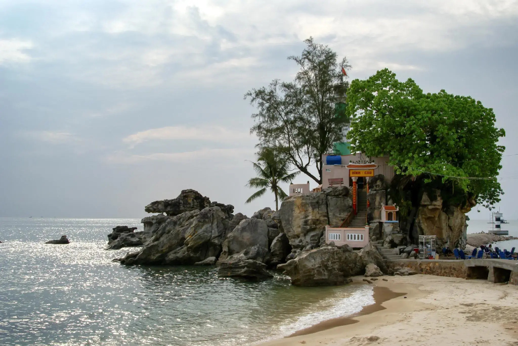 Halona Hotel