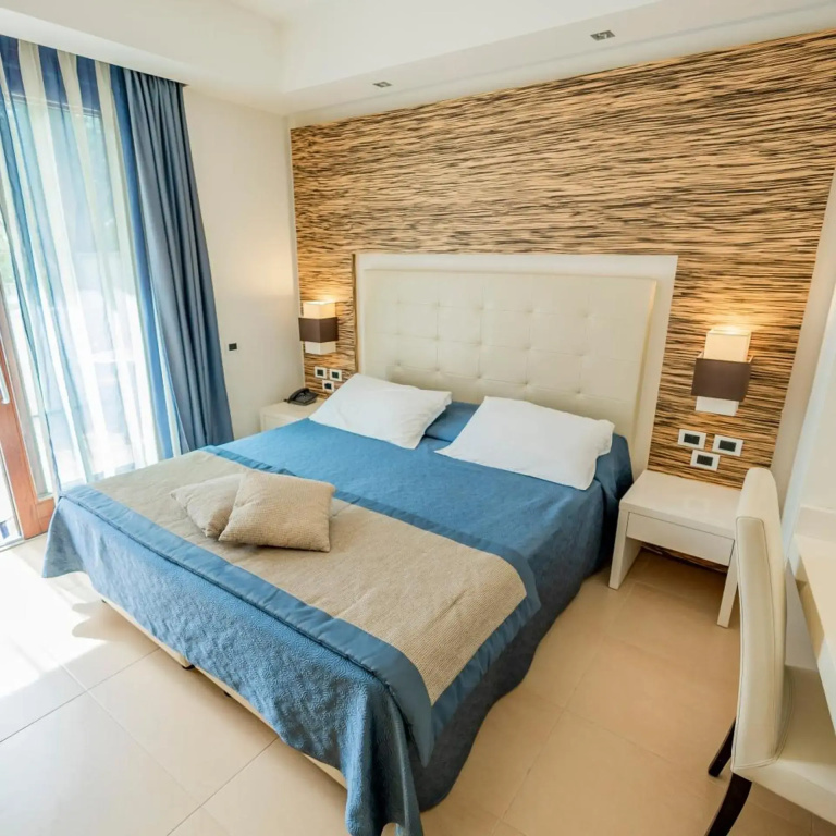 Prince Franklyn Hotel