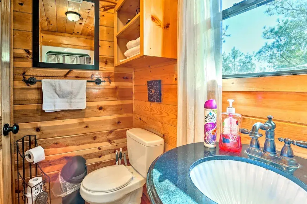 Southern Hills Cabin Near Beavers Bend State Park!