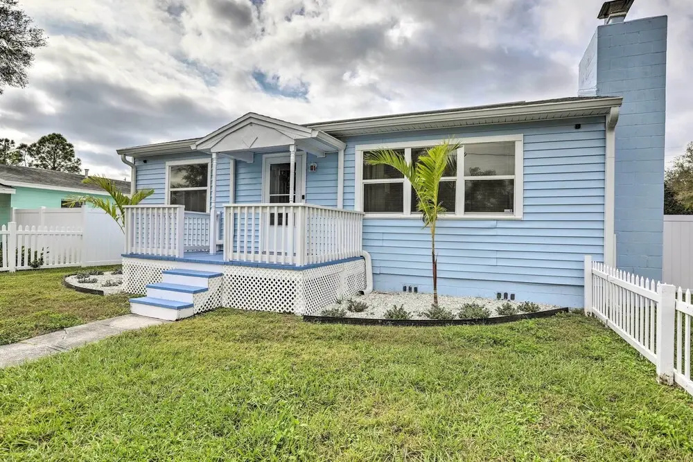 Pet-Friendly Gulfport Home Less Than 2 Mi to Beach