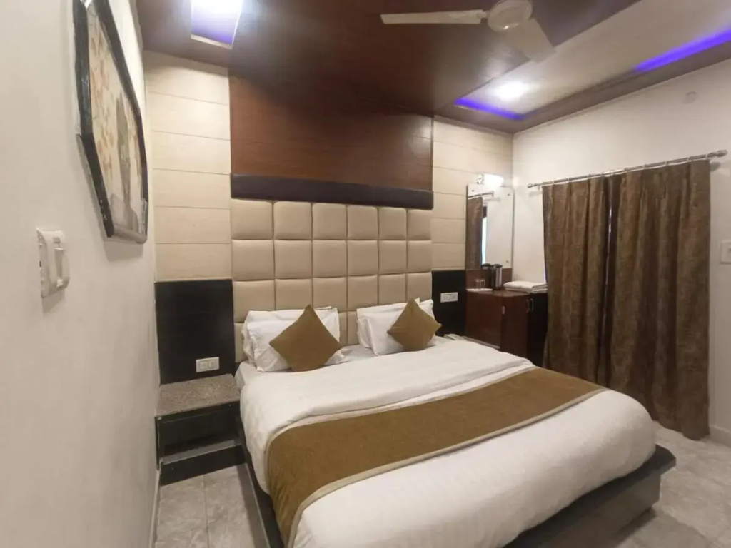 Hotel Golden Veena