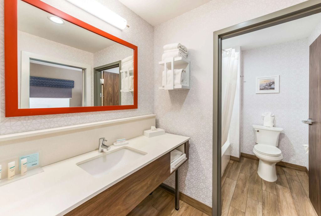Hampton Inn & Suites Benton Harbor