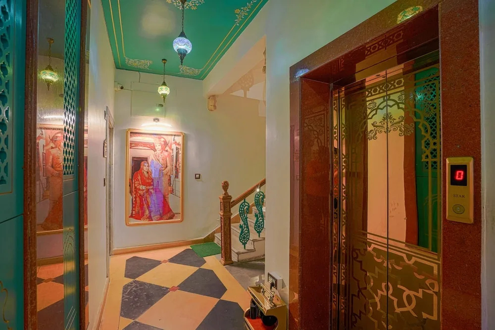 AAJ HAVELI - Pichola Lake Facing Hotel