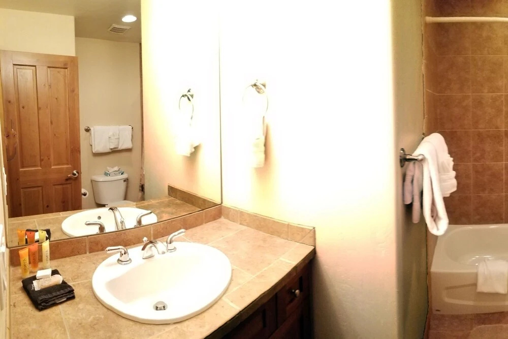 Highland Greens 17 Linden 4 Br 4 Br Condo by RedAwning