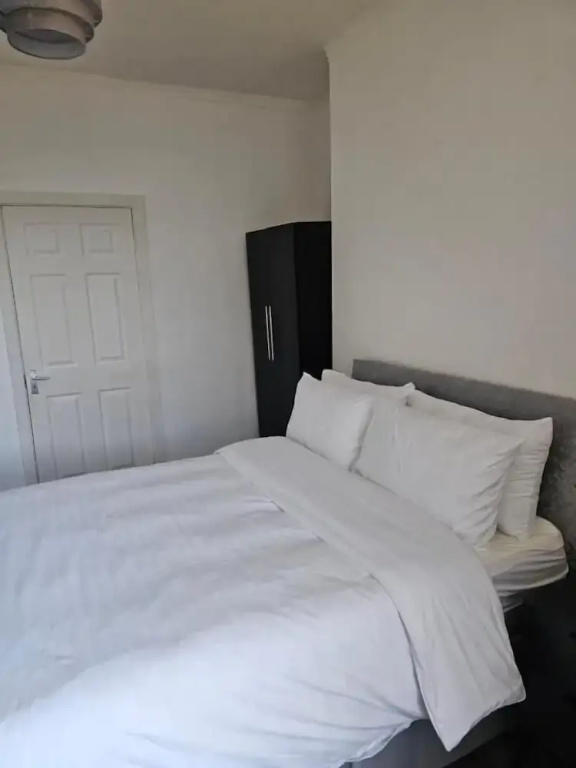 The Richmond Park Apartment