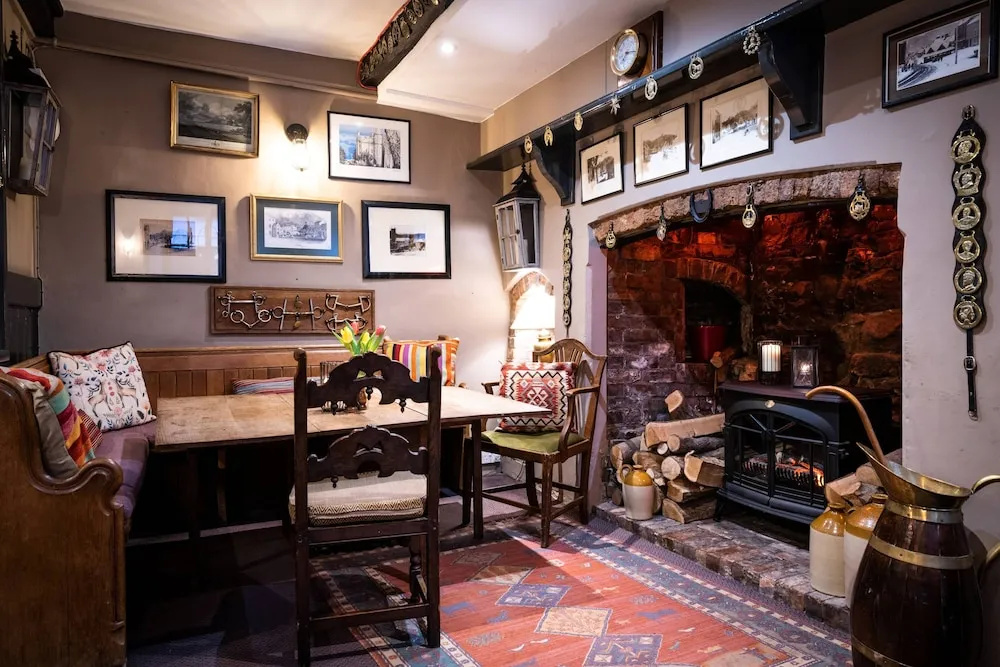 Luttrell Arms Hotel