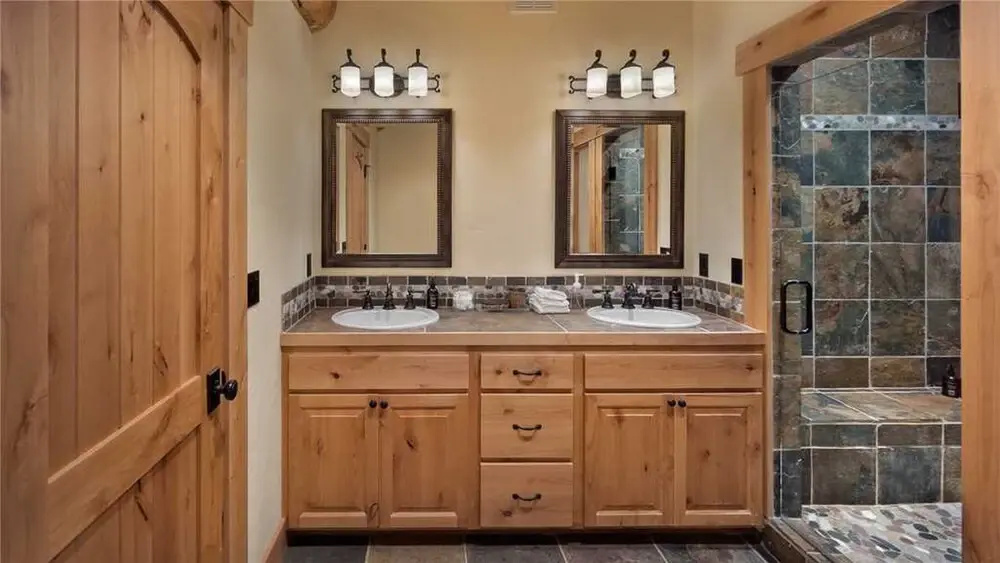 Panorama Lodge North: Luxury Log Home with Hot Tub, Elevator, Views (5BR)