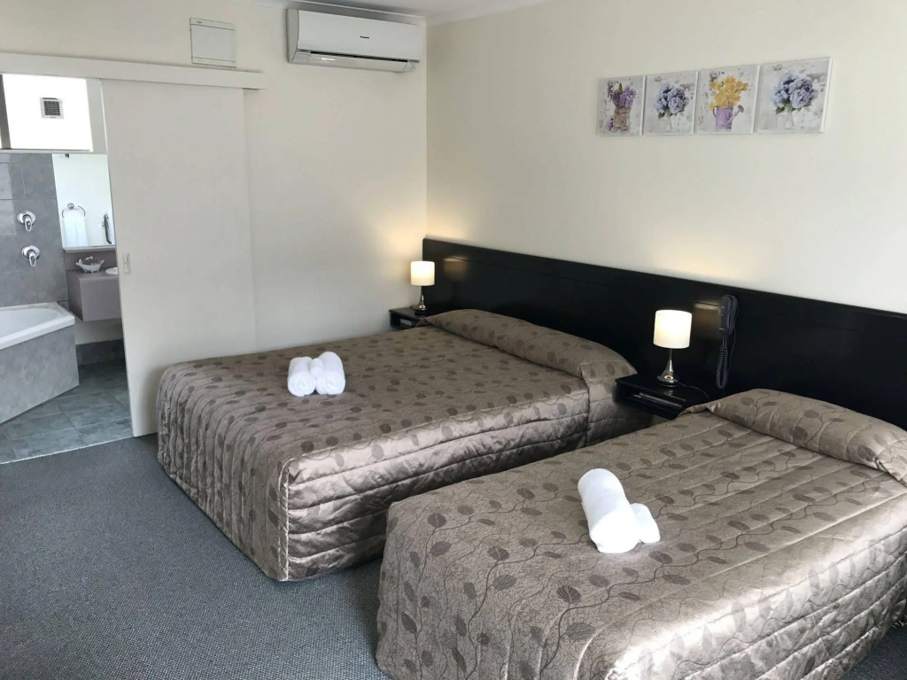 Legends Motel