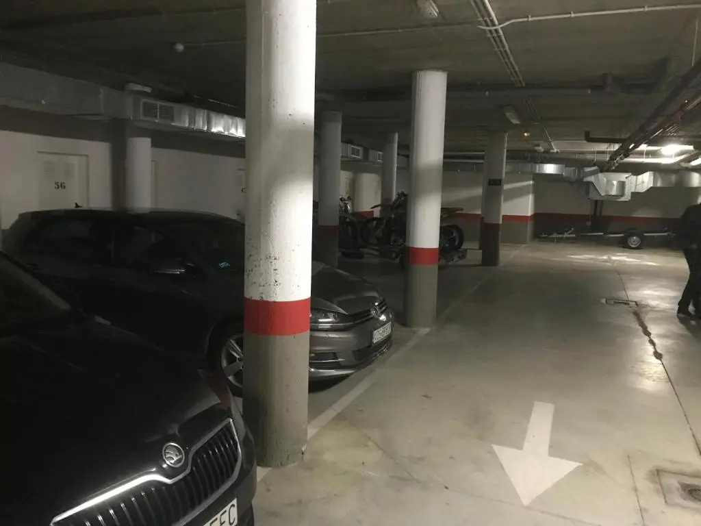 Seaview Luxury Penthouse Apartment 24 hour security and Underground Parking