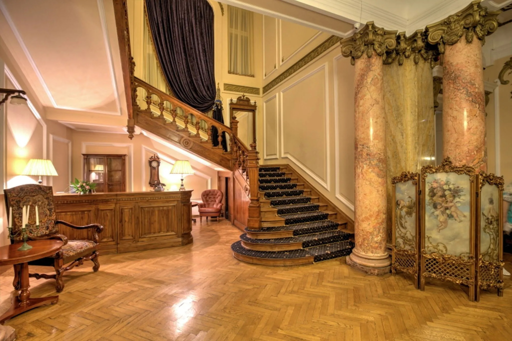 Grand Boutique Hotel