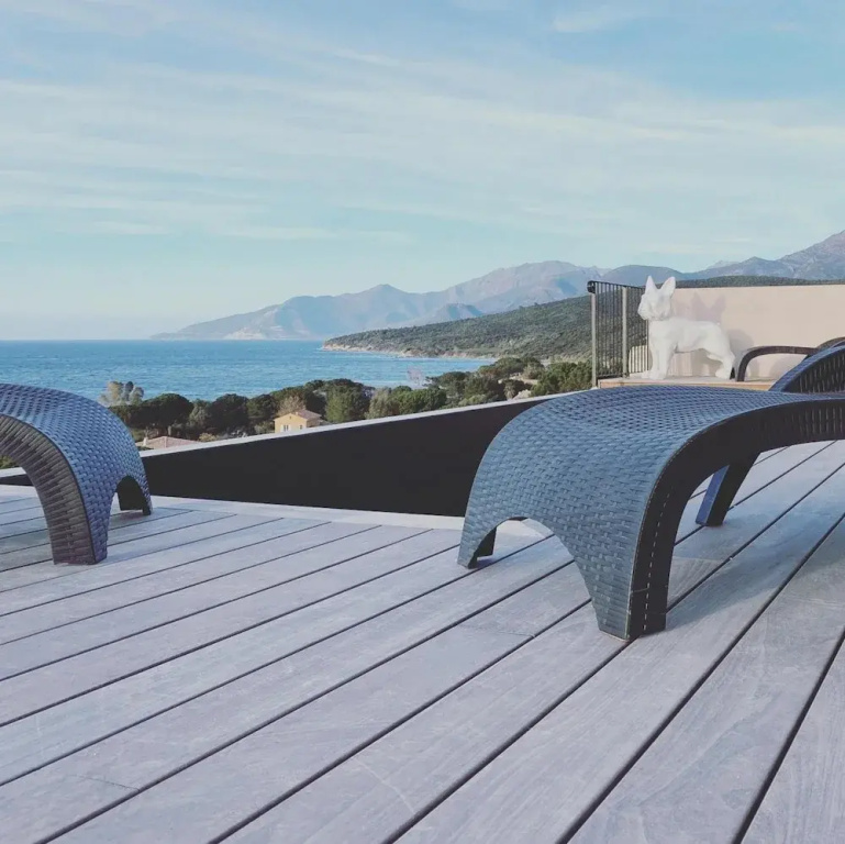 Mor405 - T3 Neuf vue mer Panoramique Avec Piscine