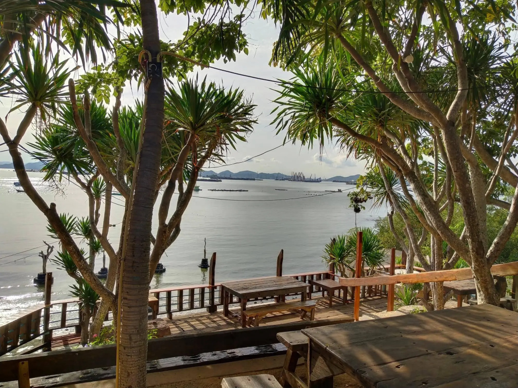 Rubtawan Sichang Resort